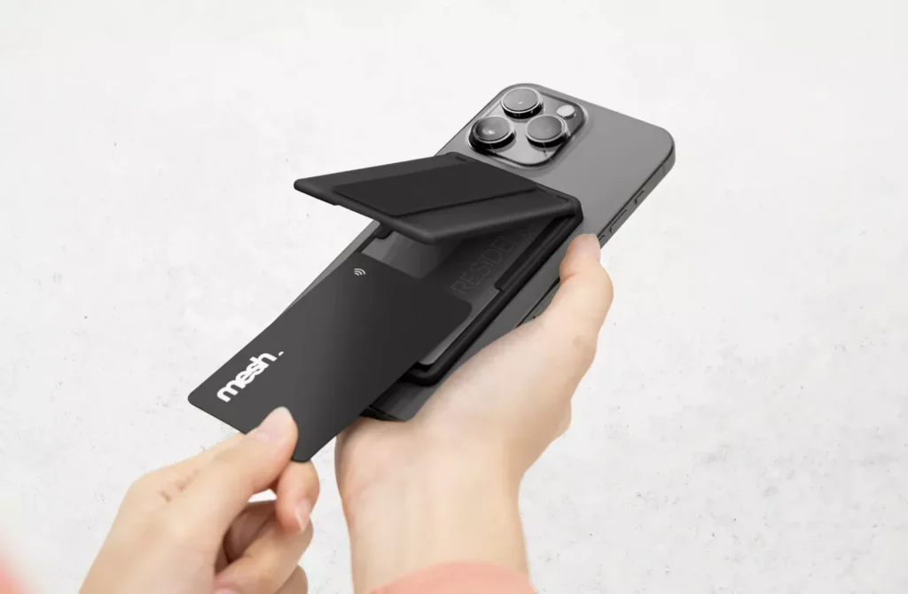 UNIQ Heldro ID Magnetic Stand Grip and Card Holder