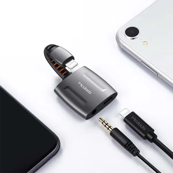 Mcdodo-CA-634-Lightning-To-3.5mm-Jack-And-Charging-Converter-1 Mcdodo CA-634 Lightning To 3.5mm Jack And Charging Converter - Image 1